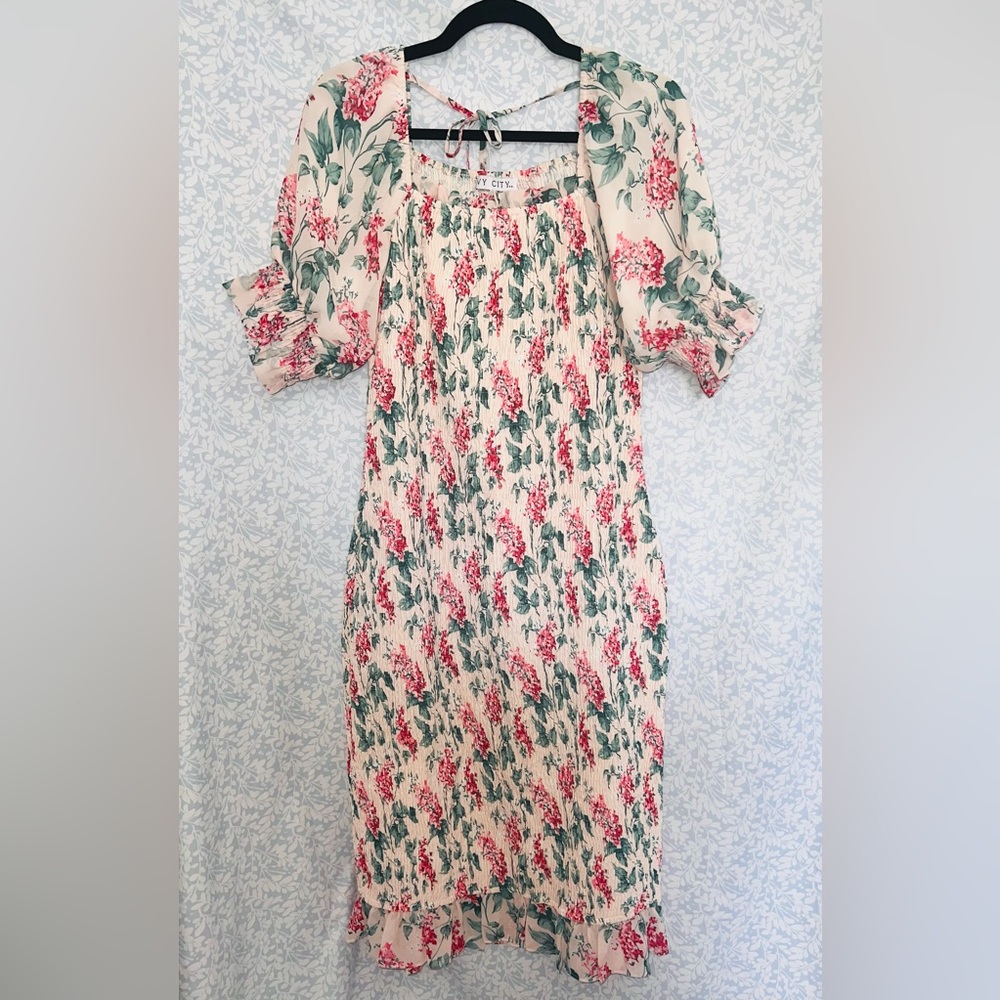 NWOT Ivy City Co Isla Floral Smocked Midi Dress Size Large